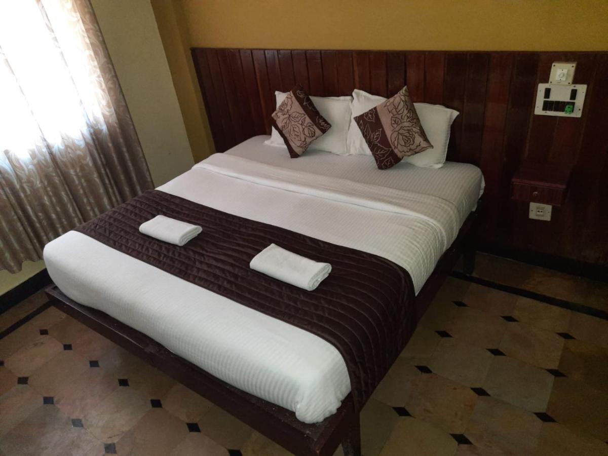 Hotel Caveri Comfort Inn Madikeri Exterior foto